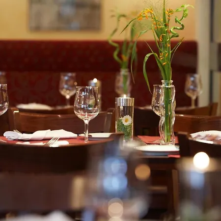 Intercityhotel Szálloda 4*