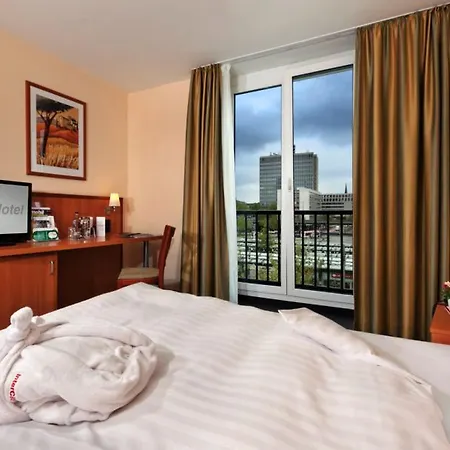 Intercityhotel Szálloda 4*